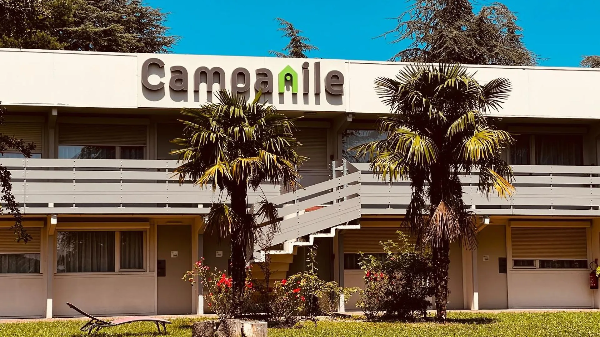 Campanile Lyon Nord - Ecully Hotel
