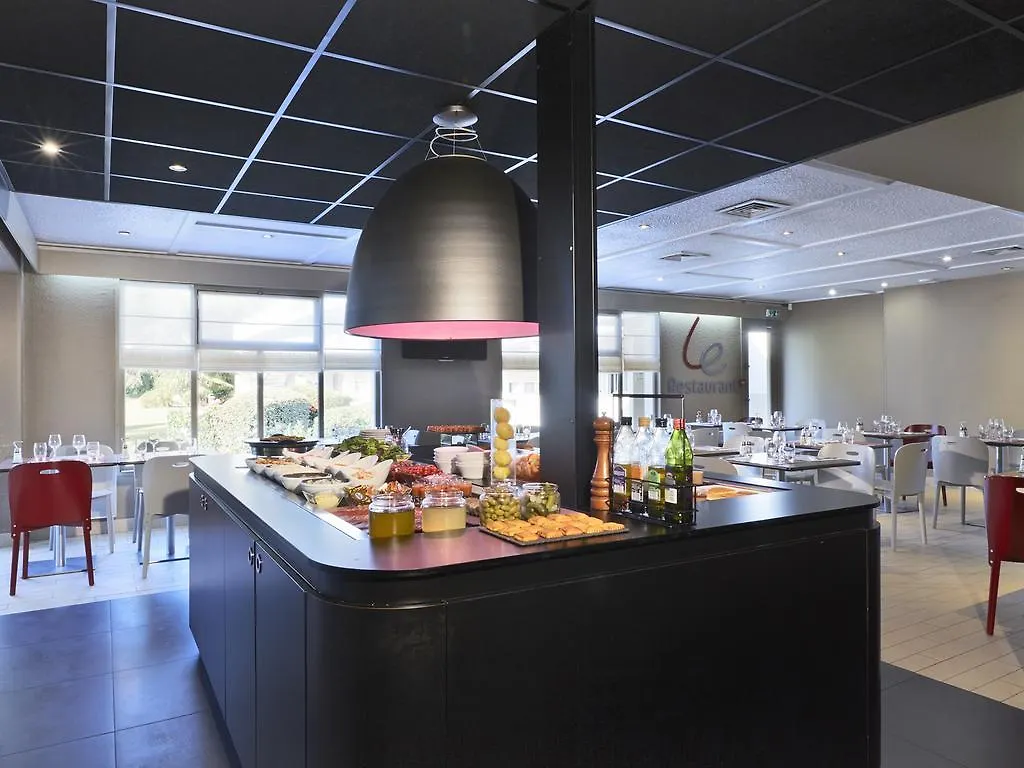Campanile Lyon Nord - Ecully Hotel