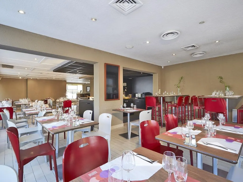 Campanile Lyon Nord - Ecully Hotel