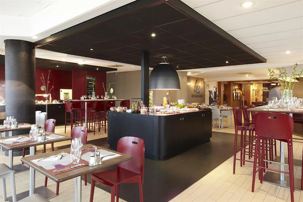 Campanile Lyon Nord - Ecully Hotel